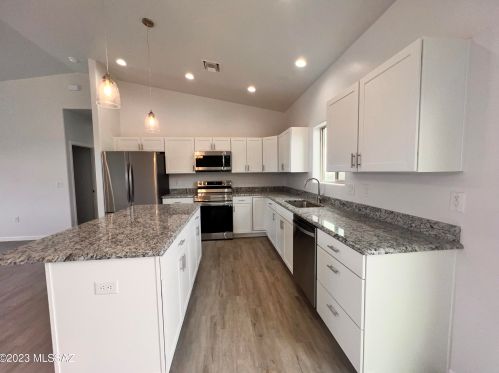 36696 Calle Diamante, Tucson AZ  85739-1323 exterior