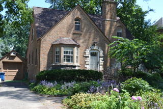 255 Chandler Ave, Elmhurst IL  60126-3561 exterior