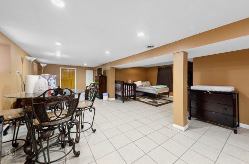 7604 Yates Blvd, Chicago IL  60649-4127 exterior