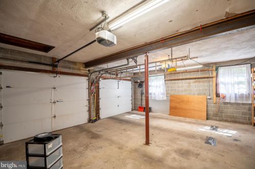 233 Old State Rd, Limerick PA 19468-3116 exterior