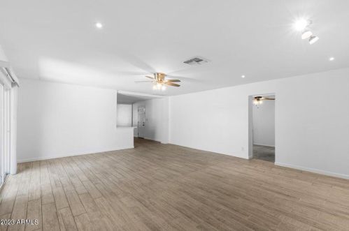 1133 Alice Ave, Phoenix AZ  85020-3214 exterior