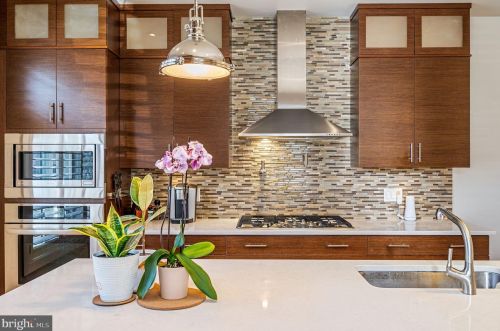 771 19th St, Philadelphia PA  19130-2029 exterior