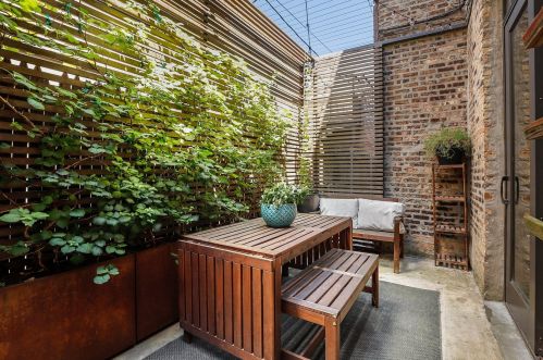 2220 Potomac Ave, Chicago IL 60651-1854 exterior