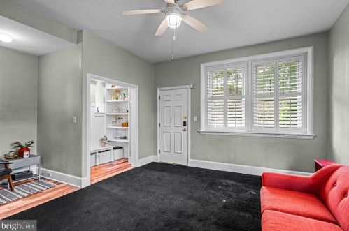 102 Chestnut Hill Ave, Philadelphia PA 19118-2715 exterior