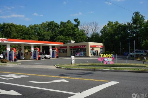 1610 Oak Tree Rd, Iselin NJ 08830-1540 exterior