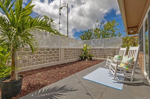 3481 Ala Akulikuli St, Honolulu HI 96818-2220 exterior