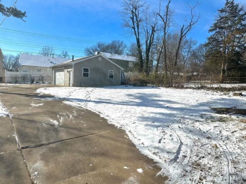 9206 Alpine Dr, Saint Louis MO 63123-4456 exterior