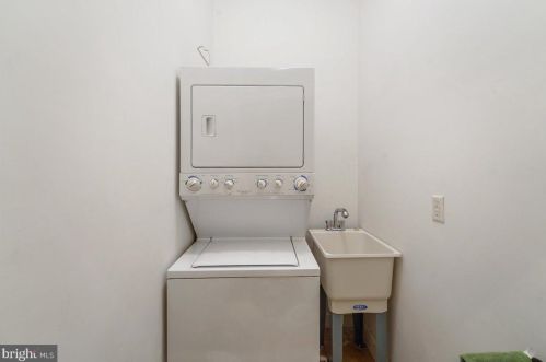 1023 19 St, Philadelphia PA 19146-2938 exterior