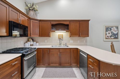 2036 Palmerton Ct, Grand Rapids MI 49505-7159 exterior