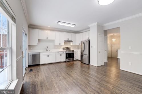 43069 Candlewick Sq, Leesburg VA 20176-6446 exterior