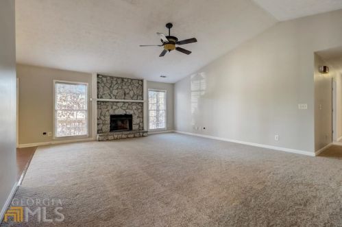 808 Stonemill Mnr, Lithonia GA 30058-8230 exterior