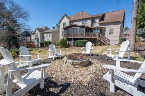 1950 Peachbluff Dr, Duluth GA 30097-7375 exterior