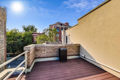 777 Melrose St, Chicago IL 60618-6318 exterior