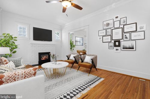 16 Masonic View Ave, Alexandria VA  22301-2204 exterior