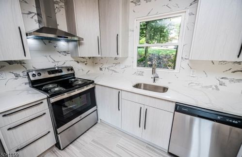 101 Pocono Trl, Hopatcong NJ  07843-1009 exterior