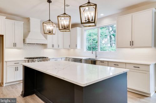 6208 Kellogg Dr, Mc Lean VA  22101-3121 exterior