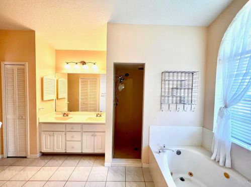 2026 Crowberry Dr, Fort Pierce FL  34983-4675 exterior