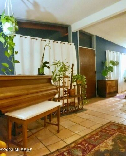 5820 Mabel St, Tucson AZ  85712-5015 exterior