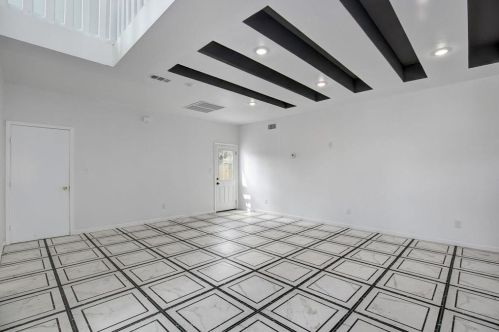 2403 Gdn Dr, Dallas TX 75215-4546 exterior