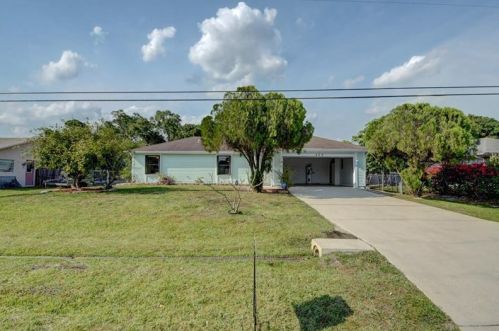 509 Floresta Dr, Fort Pierce FL  34983-8613 exterior