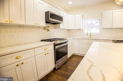 2022 21 St, Philadelphia PA 19145-2722 exterior