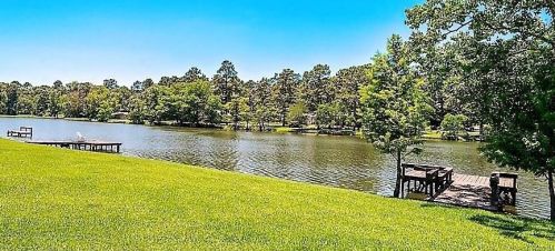 1671 Pine Lake Cir, Montgomery TX  77316-2757 exterior