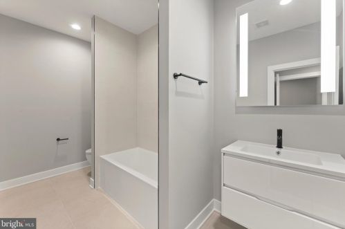 429 Lemonte St, Philadelphia PA 19128-4534 exterior