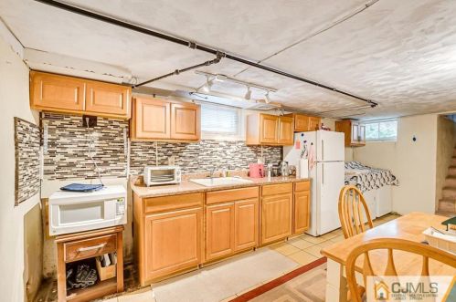 120 11th Ave, New Brunswick NJ 08904-3231 exterior