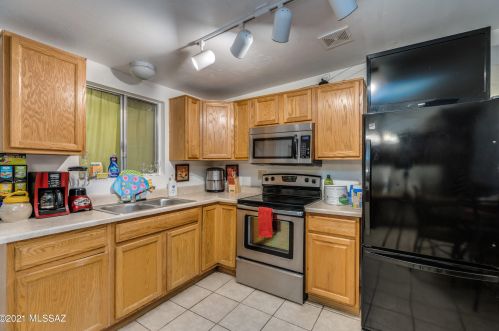 3610 32 St, Tucson AZ 85711-6830 exterior