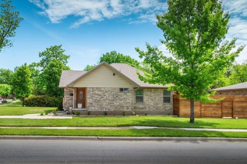 3804 Eaton Dr, Dallas TX  75220-5054 exterior