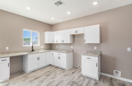 6170 Del Moral Blvd, Tucson AZ 85706-5707 exterior