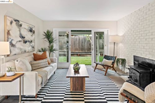 3213 Ida Dr, Concord CA  94519-2136 exterior