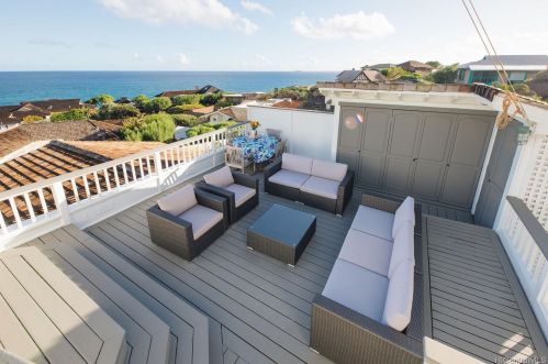 4161 Akulikuli Ter, Honolulu, HI 96816-4811