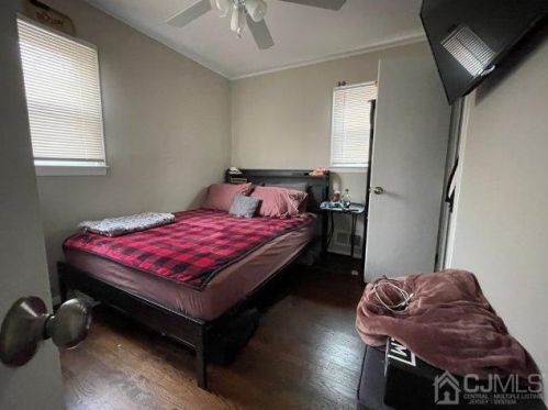 7 Carol Pl, Edison NJ 08817-4804 exterior