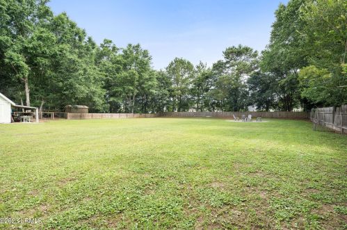 35 Grande Oaks Dr, Bluffton SC 29910-5502 exterior