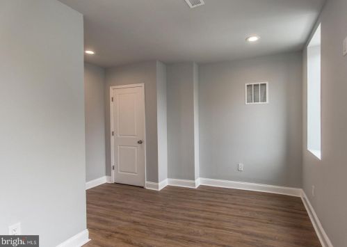 2037 Lawrence St, Philadelphia PA 19120-1828 exterior