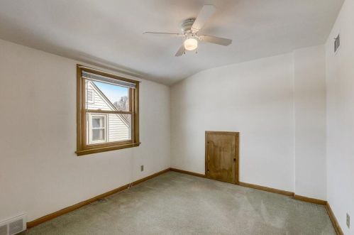 2529 70, Milwaukee WI 53223-2114 exterior