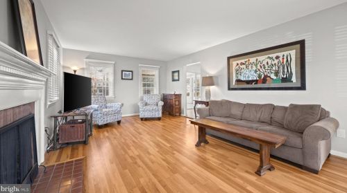 5610 Buckingham Palace Ct, Alexandria VA 22315-4120 exterior