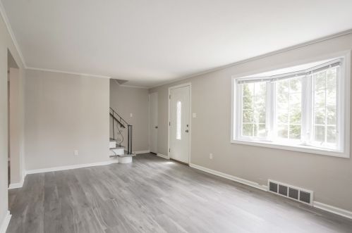 1140 Raven Dr, Pittsburgh PA  15243-1240 exterior