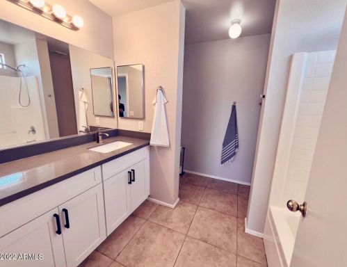 5825 31st Dr, Phoenix AZ  85041-4304 exterior