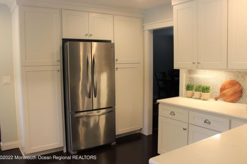 52 4 Winds Dr, Middletown NJ 07748-3141 exterior