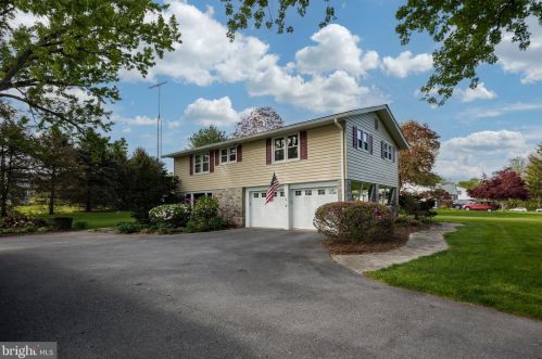 1526 Chestnut Hill Rd, Pottstown PA 19465-7156 exterior