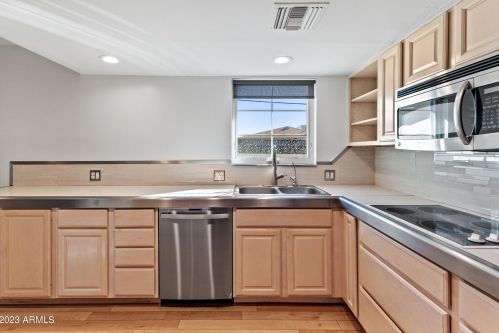 7025 22 Dr, Phoenix AZ 85023-2101 exterior