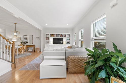 868 Highpointe Cir, Pittsburgh PA 15220-1854 exterior