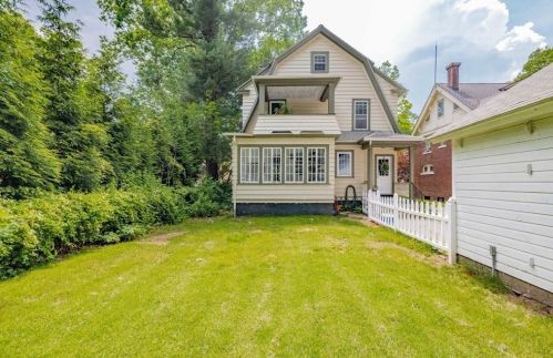 80 Roseland Ter, Springfield MA  01106-1128 exterior