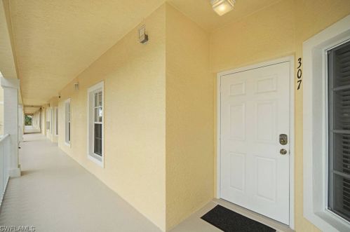 9175 Celeste Dr, Naples FL 34113-3085 exterior