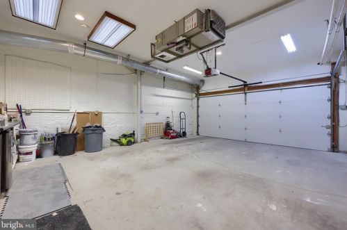 18 Walnut St, Lancaster PA  17602-4924 exterior