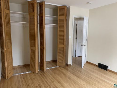 132 Winona St, Duluth MN 55803-1809 exterior