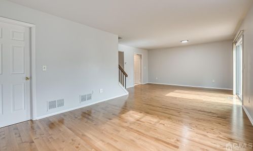 12 Cactus Ct, Edison, NJ 08820-1432