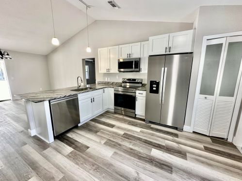 1985 Leafy Rd, Fort Pierce FL 34953-1328 exterior